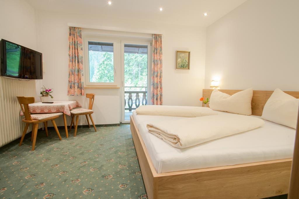 Ferienwohnung Pension Tirol Bichlbach Exterior photo